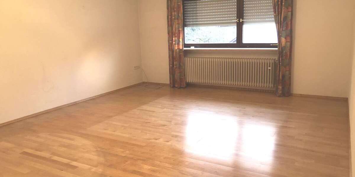 Wohnung zum Mieten in Ehrstädt 1.160 € 145 m² 4.5 zimmer