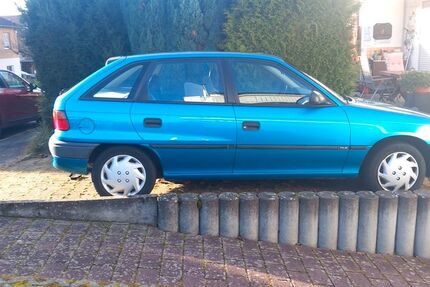 Opel Astra 72.000 km 2.700 € Ludwigsburg 71642