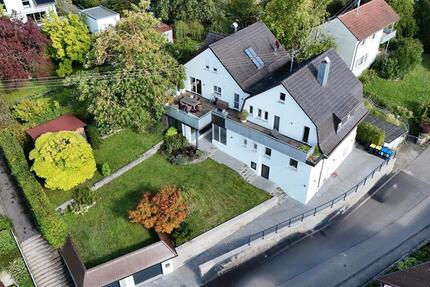 Familienfreundliches Wohnkonzept mit 2 Eingängen – separater Bereich im EG für Wohnen oder Arbeiten zimmer