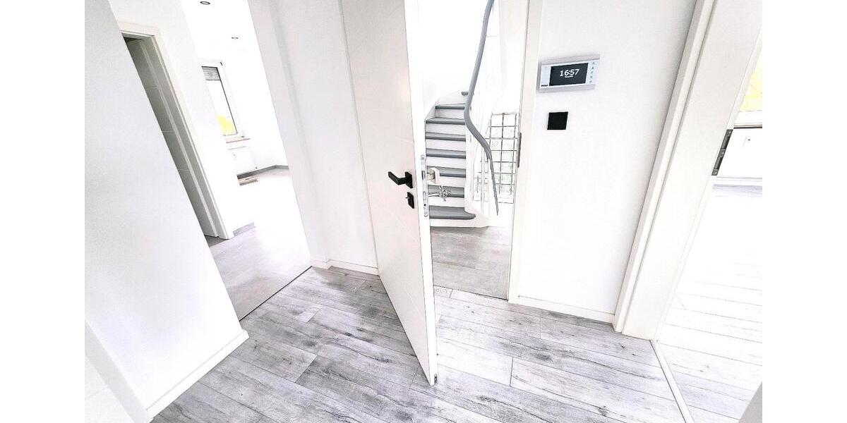 100m² 4,5 Zi. Wohnung | Balkon & Kamin | Erstbezug n. Sanierung 4.5 zimmer