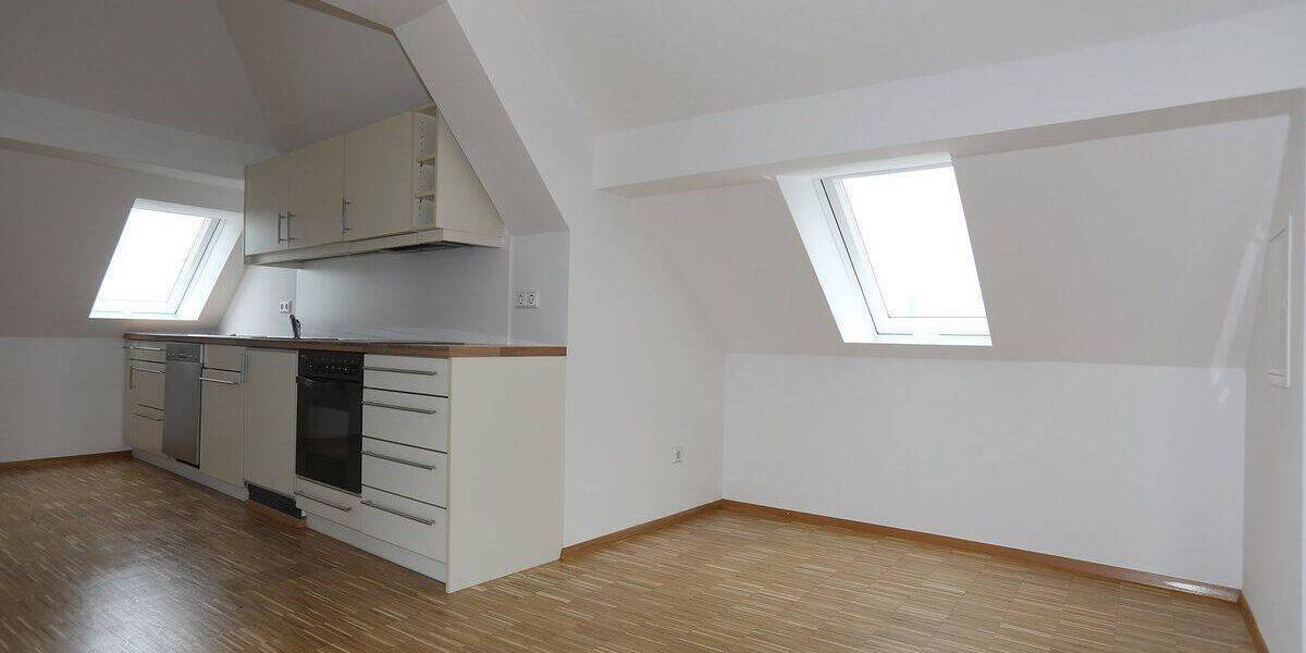 Etagenwohnung Bönnigheim - 2 Zimmer, 102 m&sup2;, 950&euro; | Angebot:26904110