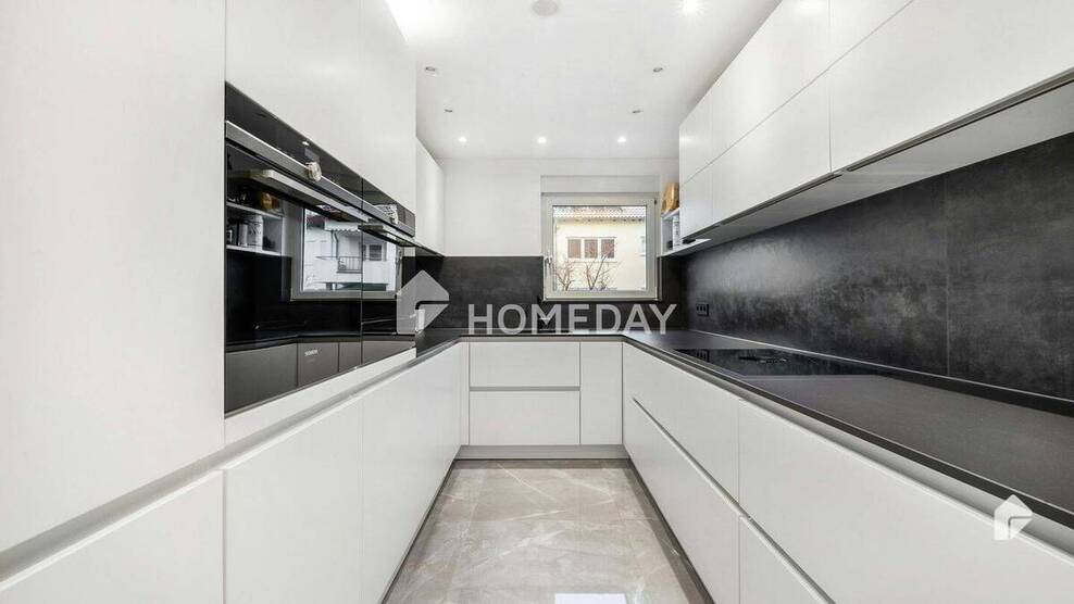 Luxuriös und komplett möbliert: Hochwertige 4-Zimmer-Wohnung mit EBK, Loggia, Fitnessbereich und TG 4 zimmer