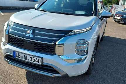 Mitsubishi Outlander 2.000 km 54.850 &euro; Pleidelsheim 74385