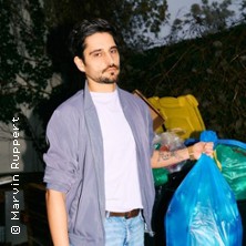 Nektarios Vlachopoulos - Der beste Tag der Welt 27.02.2026 Freies Kulturzentrum Maschinenfabrik