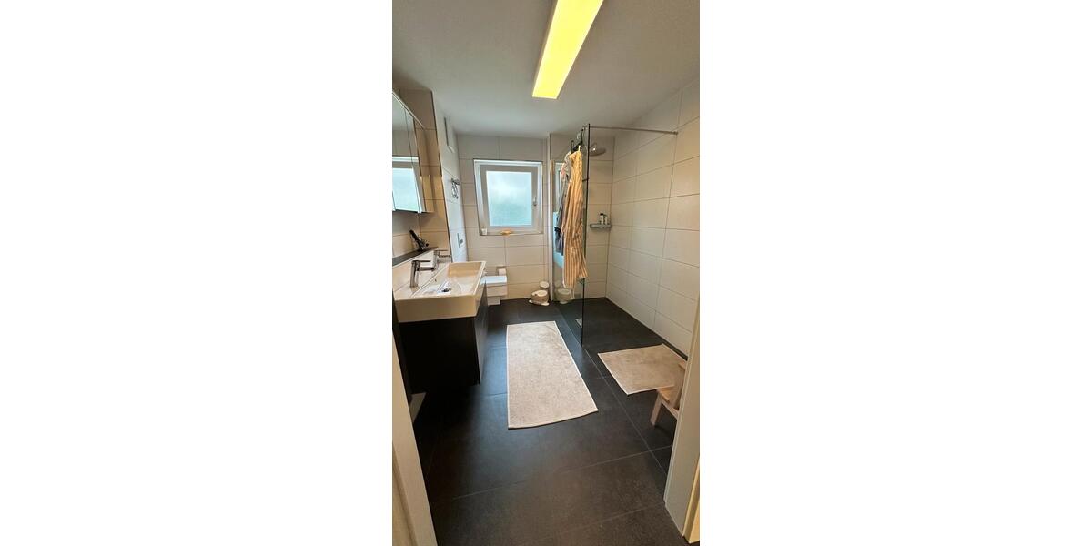 Moderne 4-Zi. Wohnung mit Terrasse & Garten - sofort bezugsfrei 4 zimmer