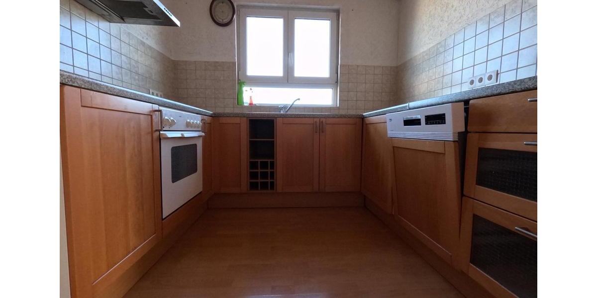 Ruhige 3Zi. DG-Etagenwohnung – 2 Jahre befristet zu vemieten 3 zimmer