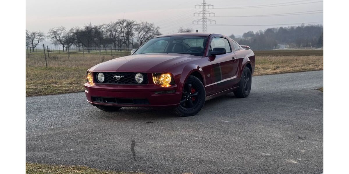 Ford Mustang 137.000 km 14.700 &euro; Besigheim 74354