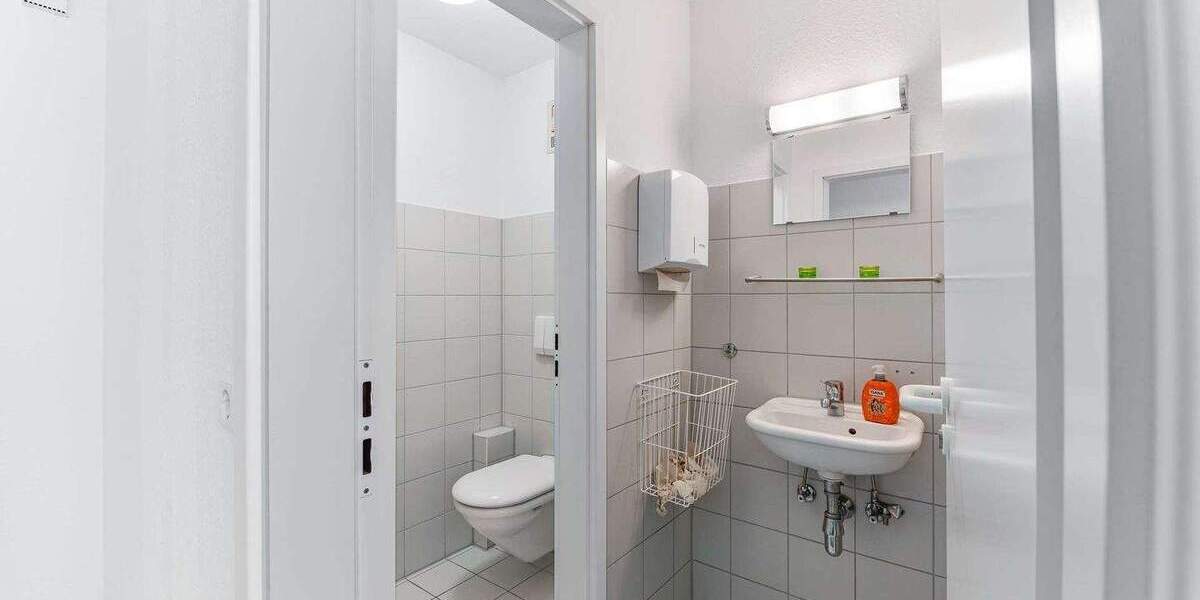 Zentral gelegene Gewerbefläche mit variabler Aufteilung und Top-Ausstattung inklu. 4 Stellplätzen 6 zimmer