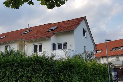 Reiheneckhaus zur Miete mit 6 Zimmer, Garage, 2 Stellplätze, ELW 6 zimmer