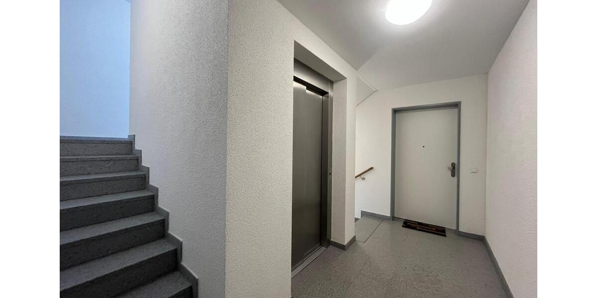 Etagenwohnung Bad Friedrichshall - 4 Zimmer, 136 m&sup2;, 1.866&euro; | Angebot:26068585