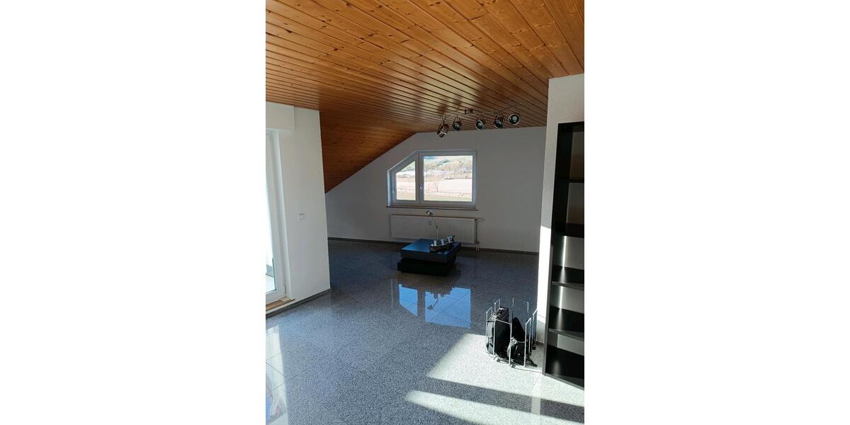 Dachgeschoßwohnung Pfaffenhofen - 2.5 Zimmer, 65 m&sup2;, 670&euro; | Angebot:26431313