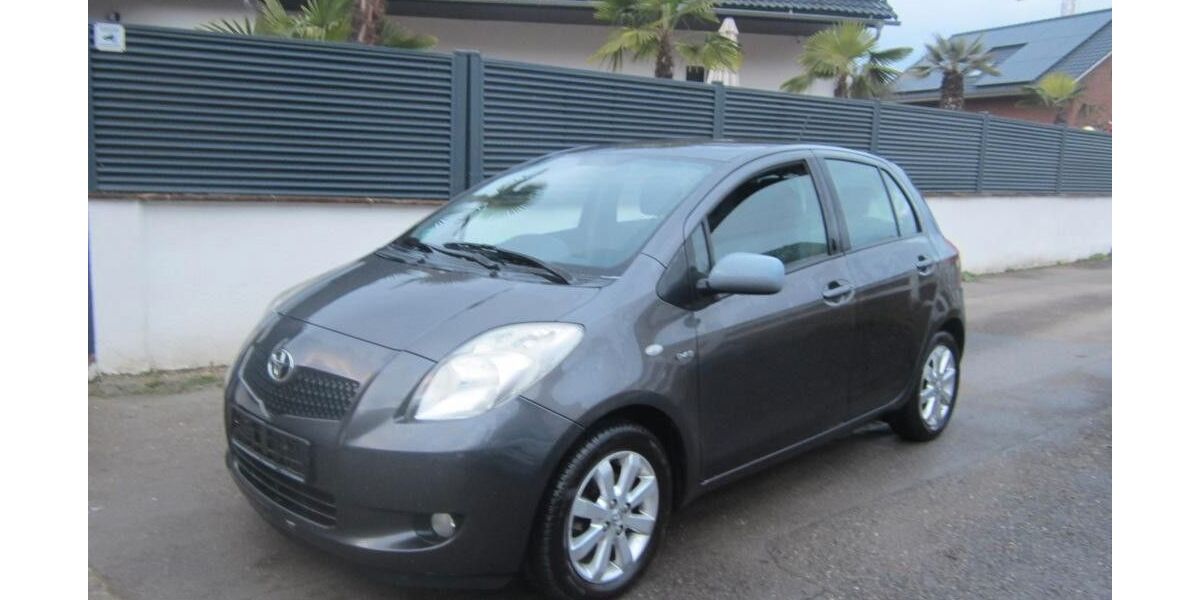 Toyota Yaris 251.000 km 2.290 &euro; Öhringen-Cappel 74613