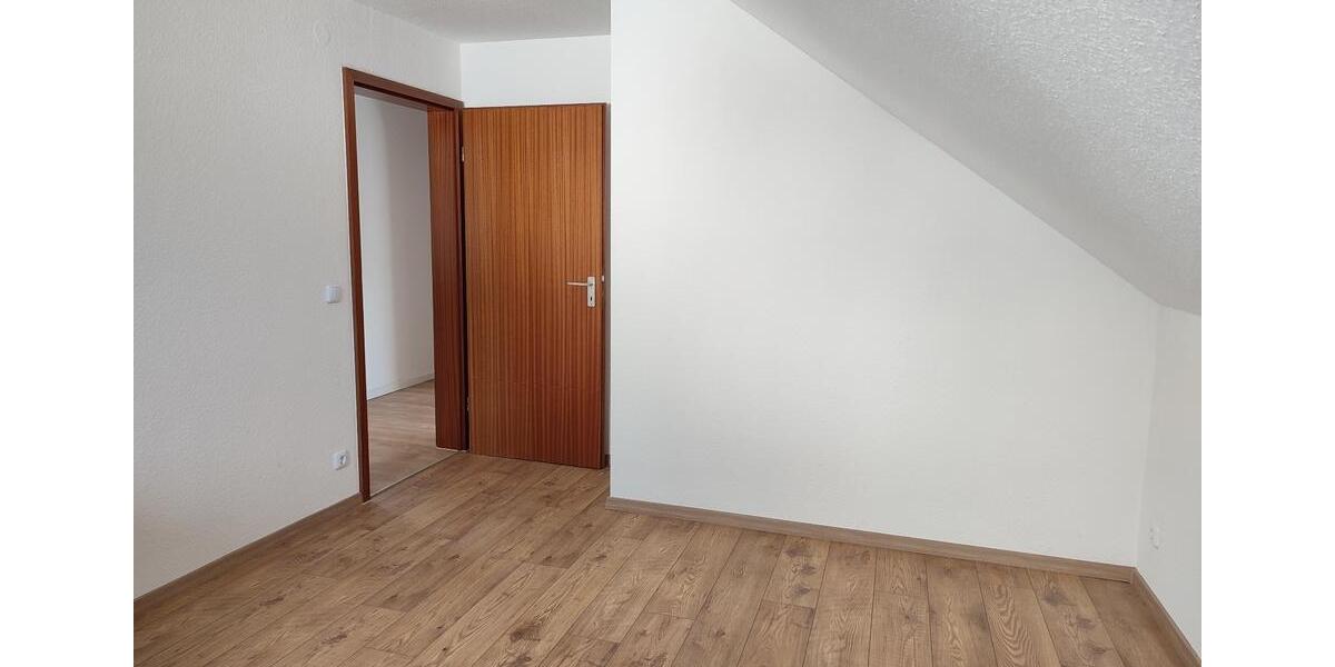 Dachgeschoßwohnung Öhringen - 2 Zimmer, 51 m&sup2;, 660&euro; | Angebot:25452089