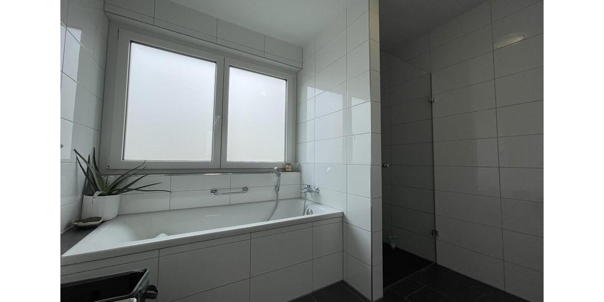 Erdgeschoßwohnung Ludwigsburg Oßweil - 3 Zimmer, 86 m&sup2;, 1.290&euro; | Angebot:26294733