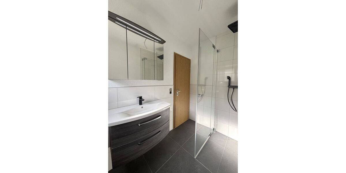 Etagenwohnung Ludwigsburg / Neckarweihingen Neckarweihingen - 5 Zimmer, 135 m&sup2;, 1.650&euro; | Angebot:26806849