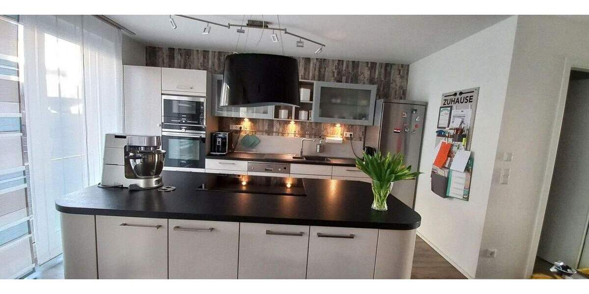 Große - neuwertige 4,5 Zimmer Wohnung zum Wohlfühlen - keine Provision VB 4 zimmer