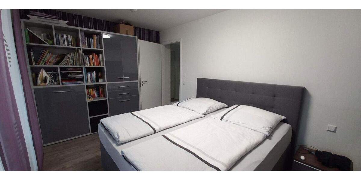 Große - neuwertige 4,5 Zimmer Wohnung zum Wohlfühlen - keine Provision VB 4 zimmer