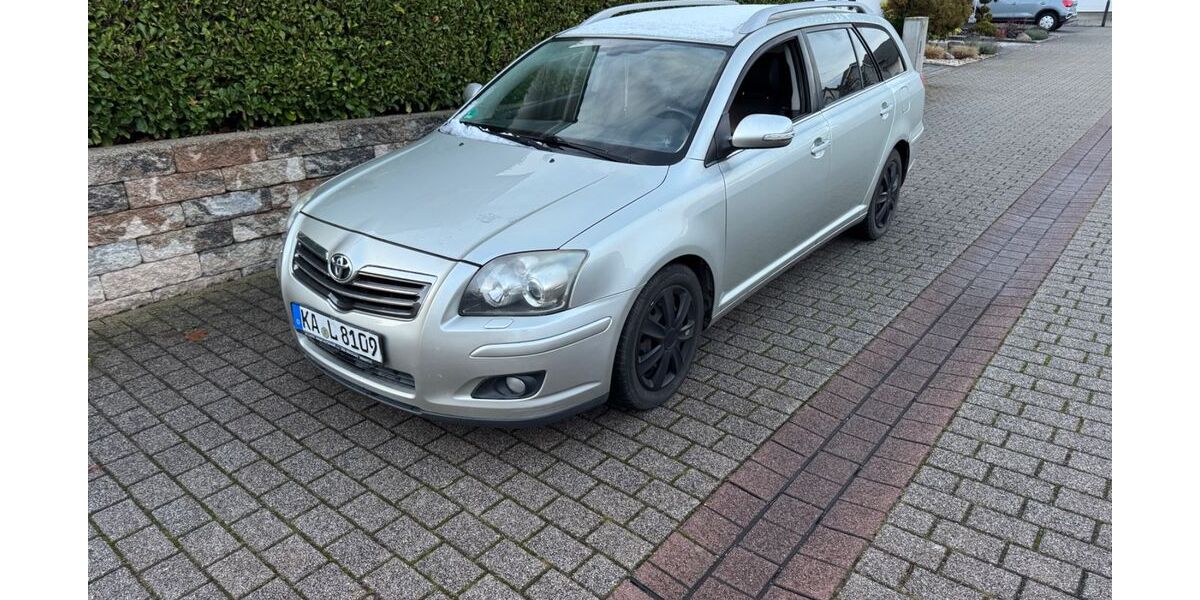 Toyota Avensis 217.500 km 2.600 &euro; sulzfeld 75056