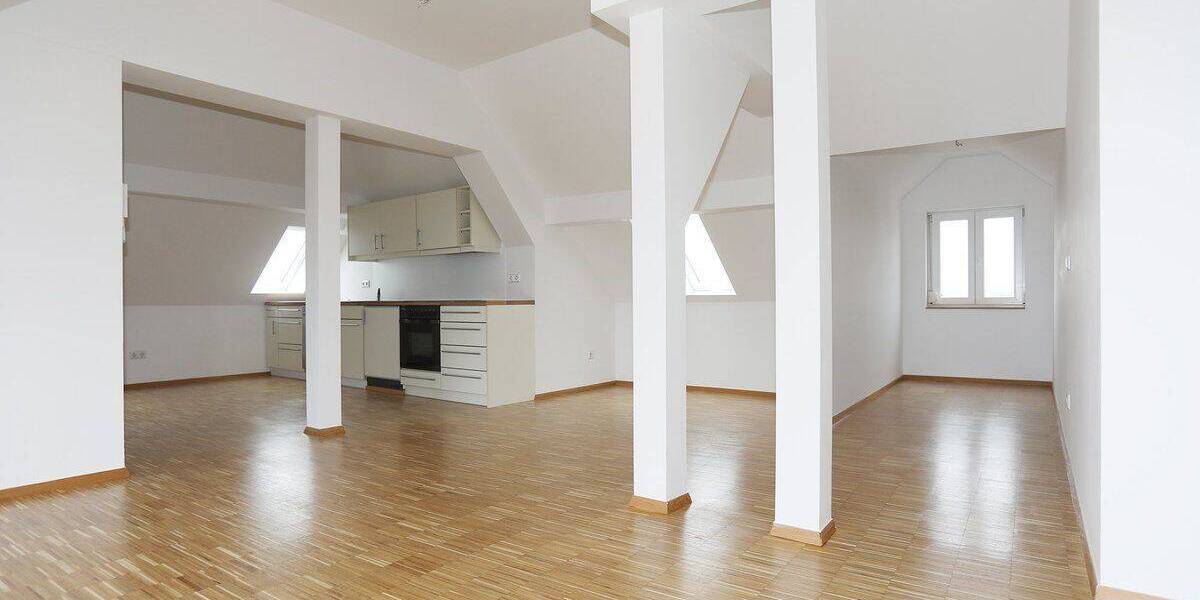 Etagenwohnung Bönnigheim - 2 Zimmer, 102 m&sup2;, 950&euro; | Angebot:26904110