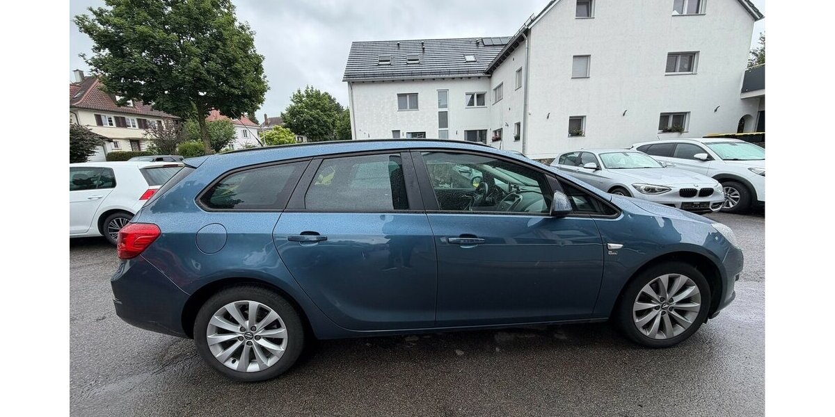 Opel Astra J 1.4 Turbo 150 Jahre 151.500 km 2.500 &euro; Neckarsulm 74172