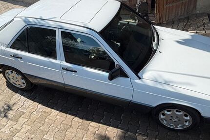 Mercedes-Benz 190 155.000 km 2.500 &euro; Kleingartach 75031
