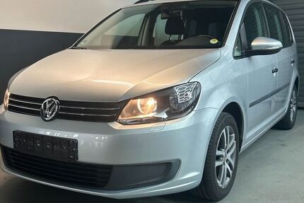 VW Touran 205.000 km 5.200 € Möglingen 71696