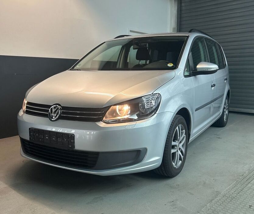 VW Touran 205.000 km 5.200 € Möglingen 71696