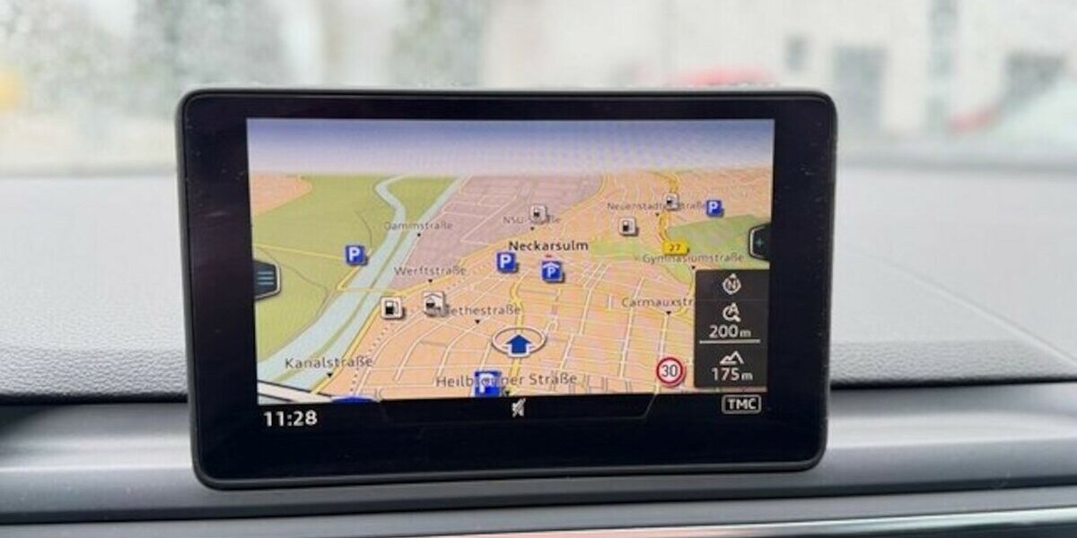 Audi A4 Avant 2.0 TDI S-Tronic Navi AHK 148.000 km 13.990 &euro; Neckarsulm 74172