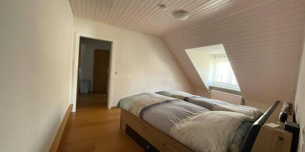 Mehrfamilienhaus, Wohnhaus Sachsenheim Kleinsachsenheim - 6 Zimmer, 172 m&sup2;, 349.000&euro; | Angebot:26108174