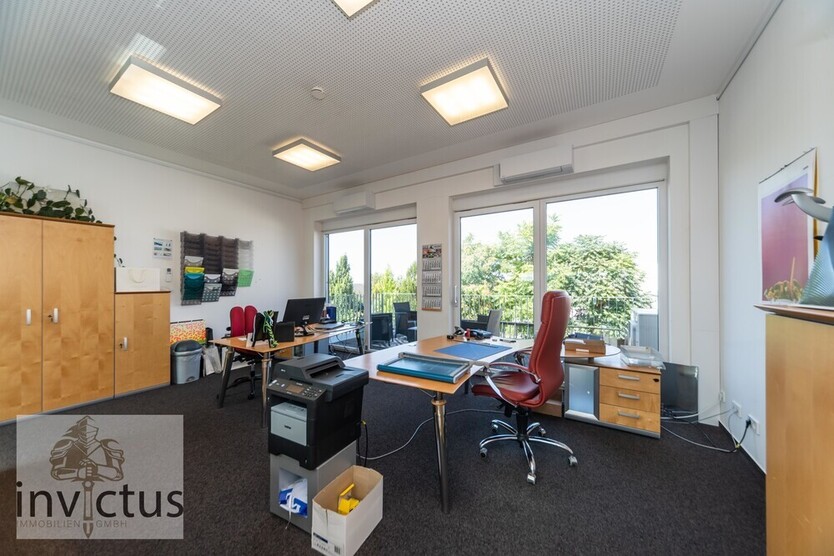 Repräsentative GewerbeImmobilie mit Büro, Ausstellung & Halle – flexibel nutzbar in Langenbrettach