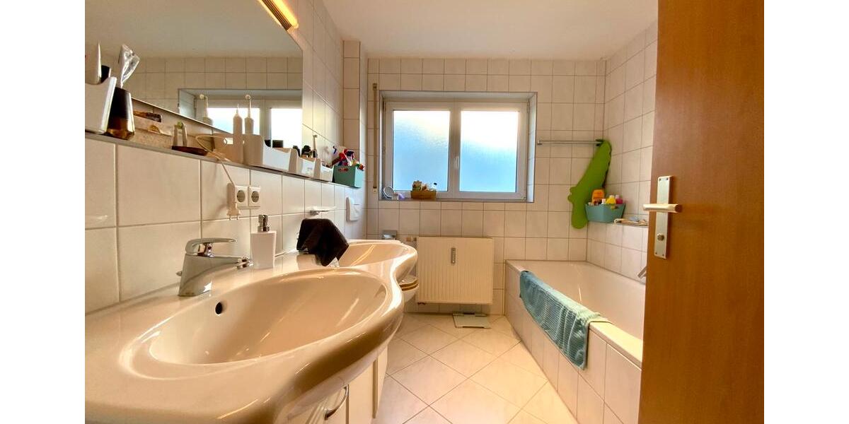 Lichtdurchflutete 3-Zimmerwohnung mit EBK und Süd-West Balkon in Freiberg am Neckar 3 zimmer