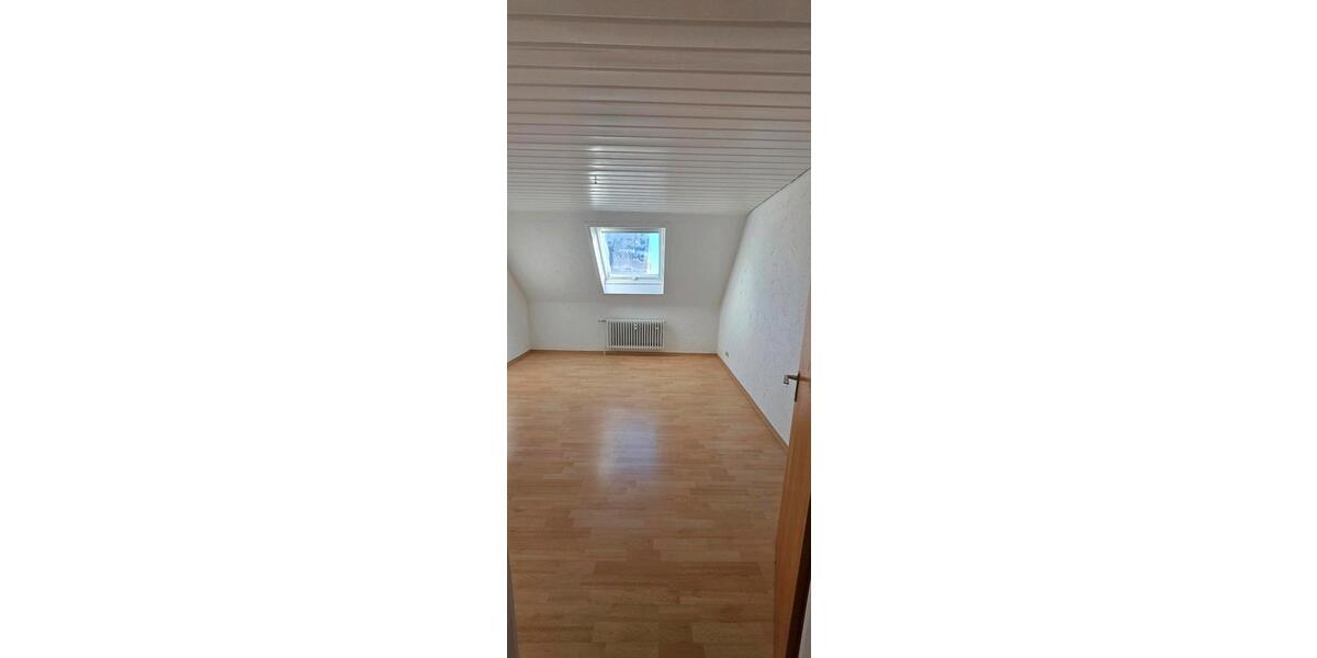 Etagenwohnung Ludwigsburg Hoheneck - 3 Zimmer, 76 m&sup2;, 1.310&euro; | Angebot:26325783