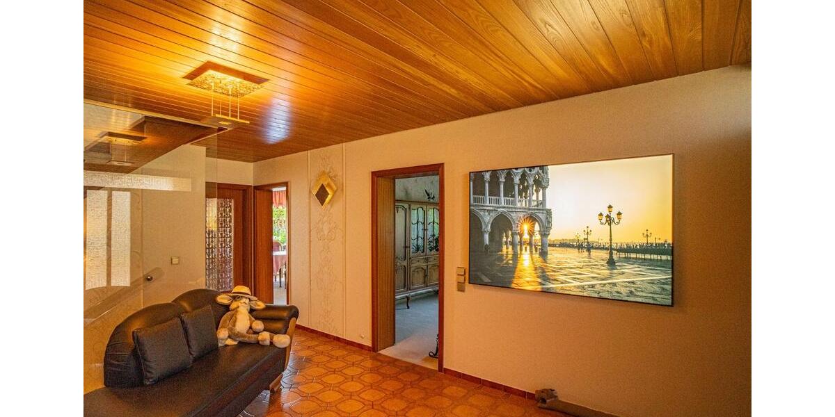 Einfamilienhaus Sulzfeld - 7 Zimmer, 230 m&sup2;, 520.000&euro; | Angebot:26592934