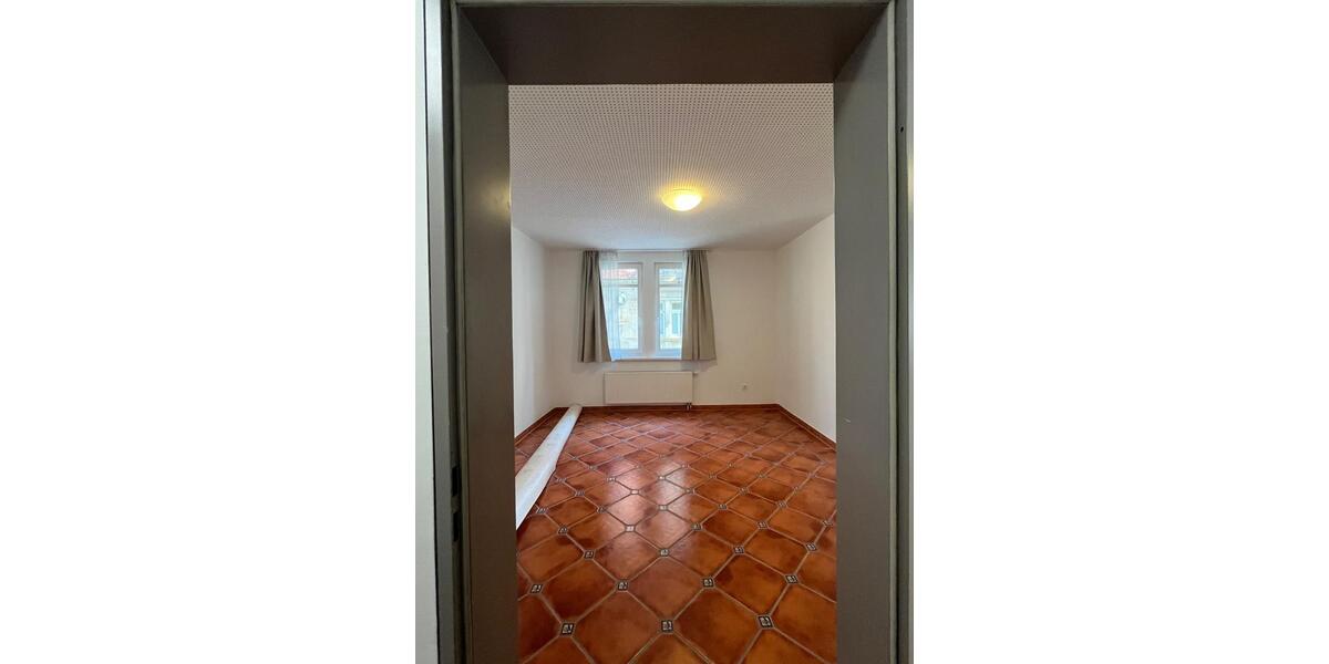 Hochparterre Ludwigsburg - 5.5 Zimmer, 115 m&sup2;, 1.560&euro; | Angebot:26504465