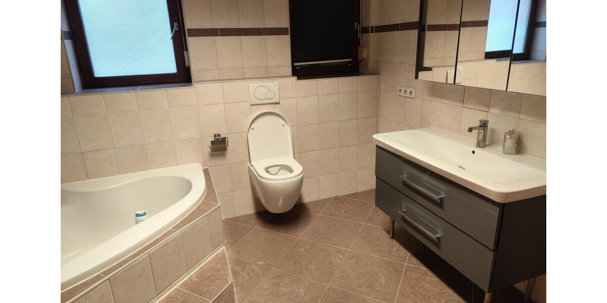 Mehrfamilienhaus, Wohnhaus Oedheim - 8 Zimmer, 203 m&sup2;, 550.000&euro; | Angebot:26329838