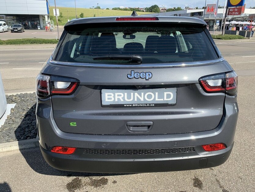 Jeep Compass 1.5 Mild-Hybrid Altitude Automatik 8.500 km 29.900 € Backnang, 71522