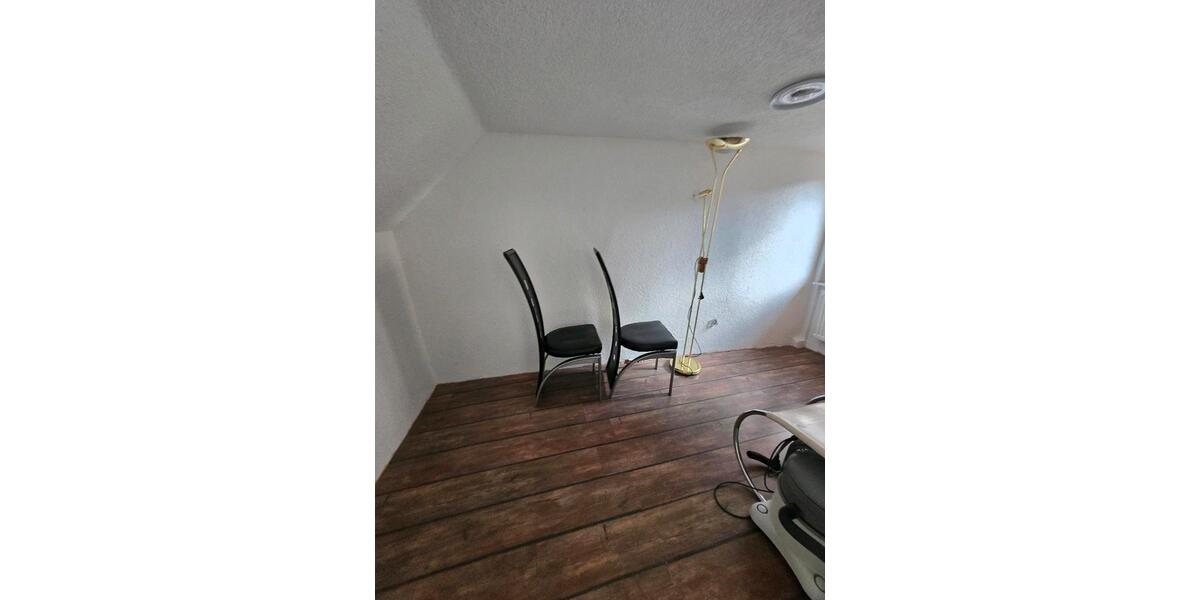 Dachgeschoßwohnung Backnang - 3 Zimmer, 65 m&sup2;, 1.000&euro; | Angebot:26644326