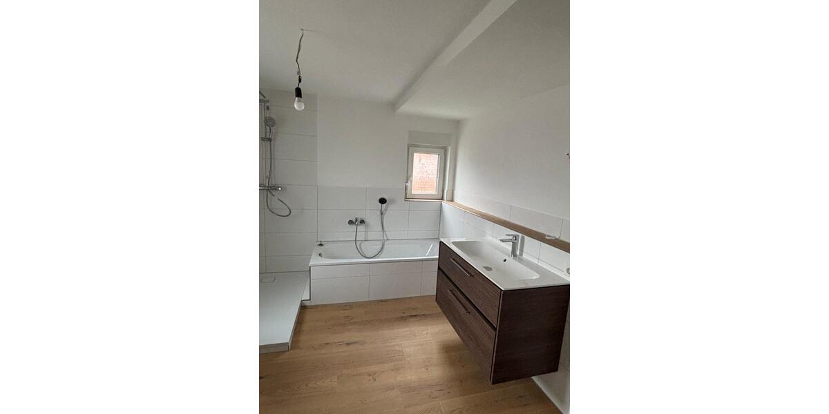 Einfamilienhaus Schwaigern - 4 Zimmer, 120 m&sup2;, 1.700&euro; | Angebot:24977745