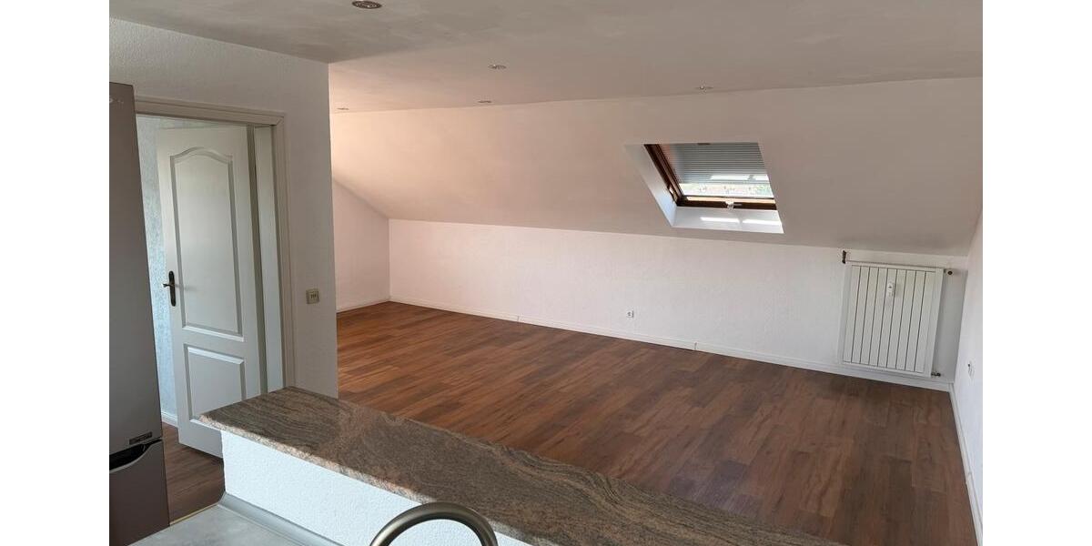 Dachgeschoßwohnung Neckarsulm - 3.5 Zimmer, 76 m&sup2;, 990&euro; | Angebot:26342835