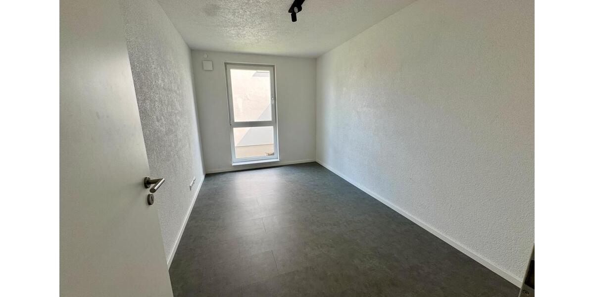 Erdgeschoßwohnung Sulzfeld - 4 Zimmer, 110 m&sup2;, 1.350&euro; | Angebot:24514652