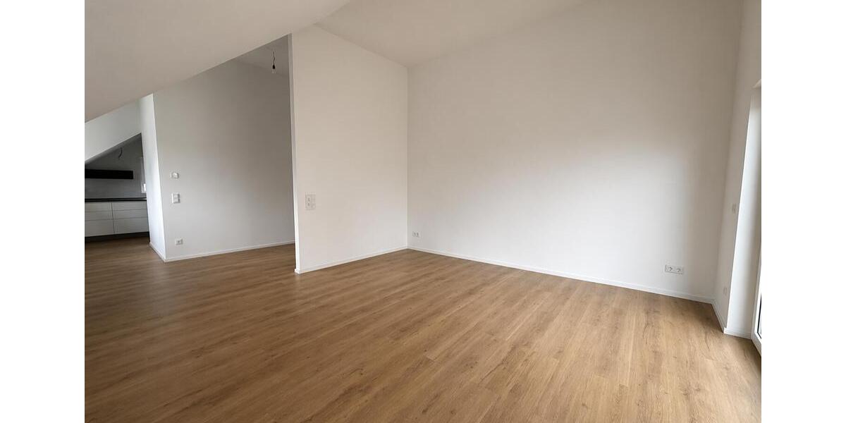 Etagenwohnung Ludwigsburg Hoheneck - 3.5 Zimmer, 90 m&sup2;, 1.350&euro; | Angebot:26234674