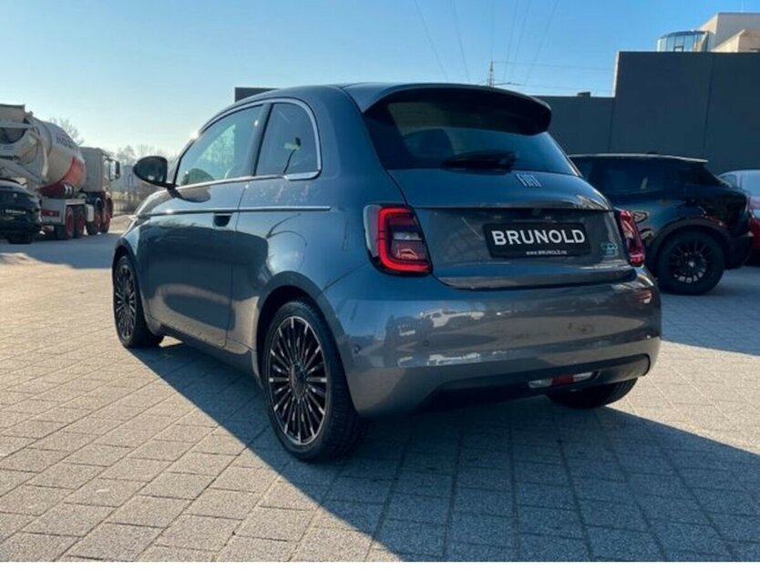 Fiat 500e la Prima LED/Sitzheizung/Kamera/ACC 15.500 km 22.900 € Backnang, 71522