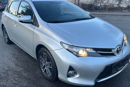 Toyota Auris 137.000 km 8.500 &euro; Möglingen/Ludwigsburg 71696