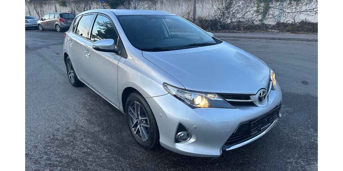 Toyota Auris 137.000 km 8.800 &euro; Möglingen/Ludwigsburg 71696