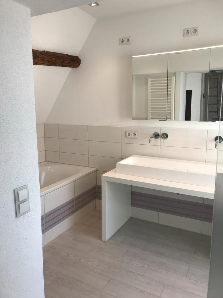 Haus statt Wohnung mit Einbauküche, Kamin, Klimaanlage Smart-Home