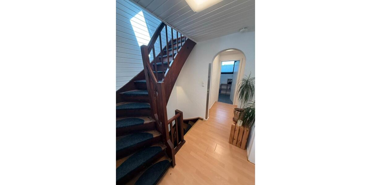 Etagenwohnung Mosbach - 5 Zimmer, 120 m&sup2;, 1.250&euro; | Angebot:26268869