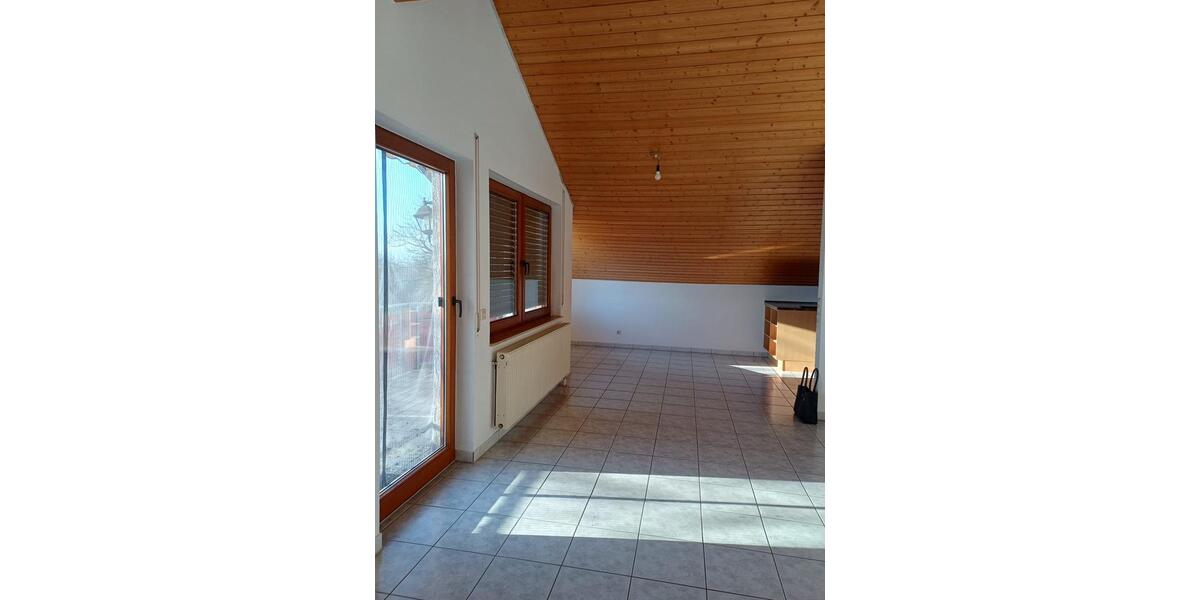 Dachgeschoßwohnung Brackenheim - 3.5 Zimmer, 102 m&sup2;, 320.000&euro; | Angebot:24373829