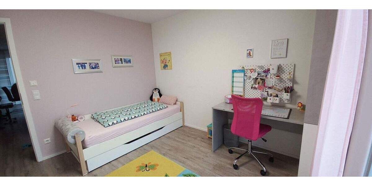 Große - neuwertige 4,5 Zimmer Wohnung zum Wohlfühlen - keine Provision VB 4 zimmer