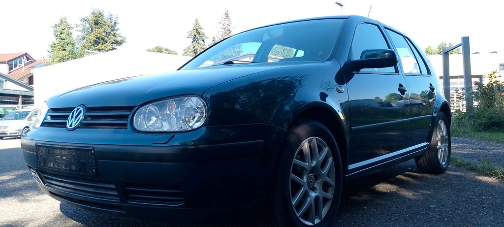 VW Golf 146.000 km 2.250 € Ludwigsburg 71642