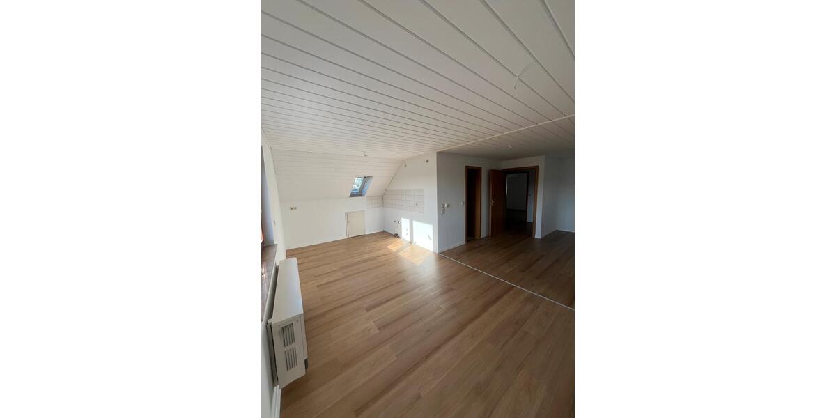 Dachgeschoßwohnung Eberstadt - 2 Zimmer, 66 m&sup2;, 750&euro; | Angebot:26194968